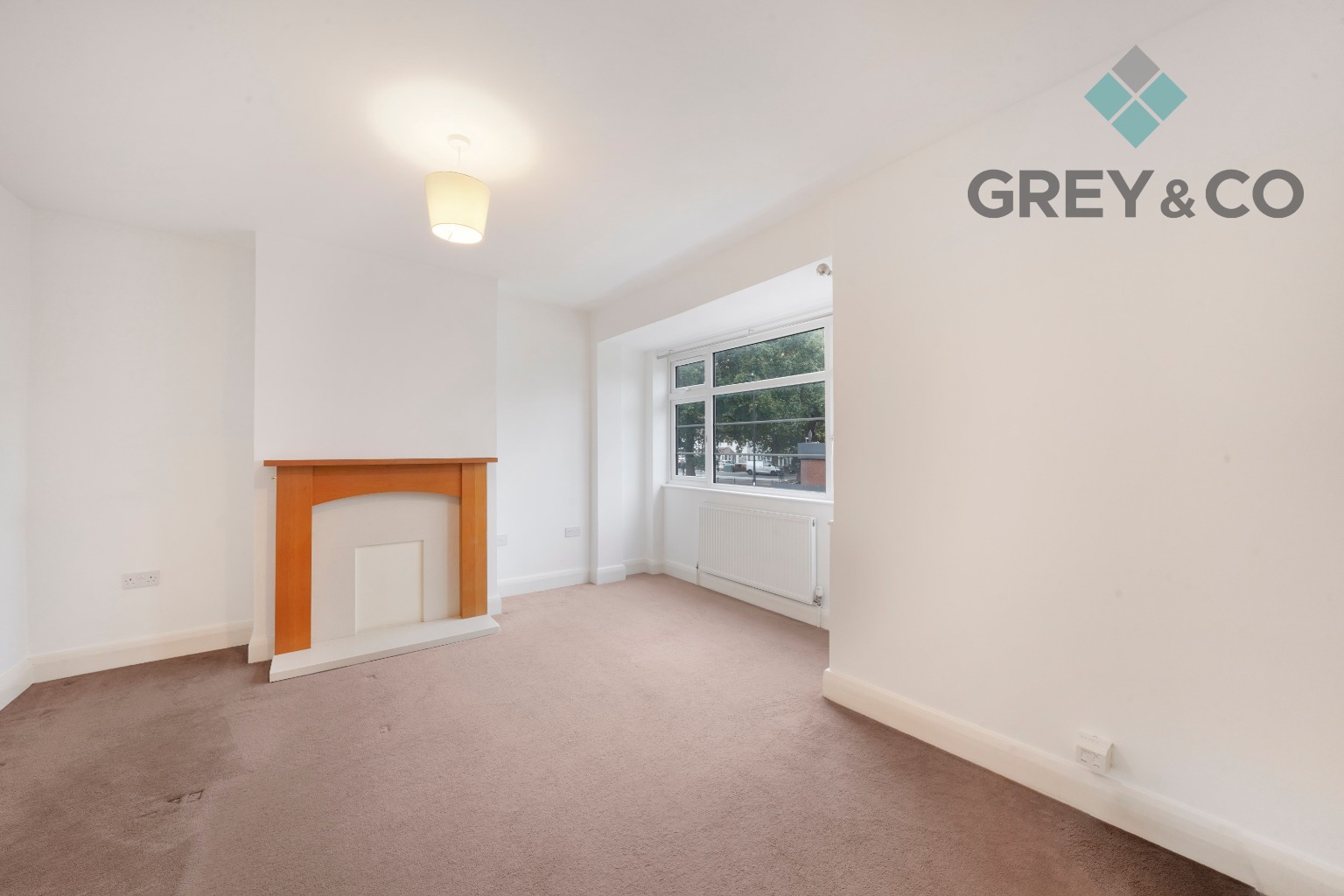 Charming 2-Bed Flat in Greenford, Excellent Transport Links property first image