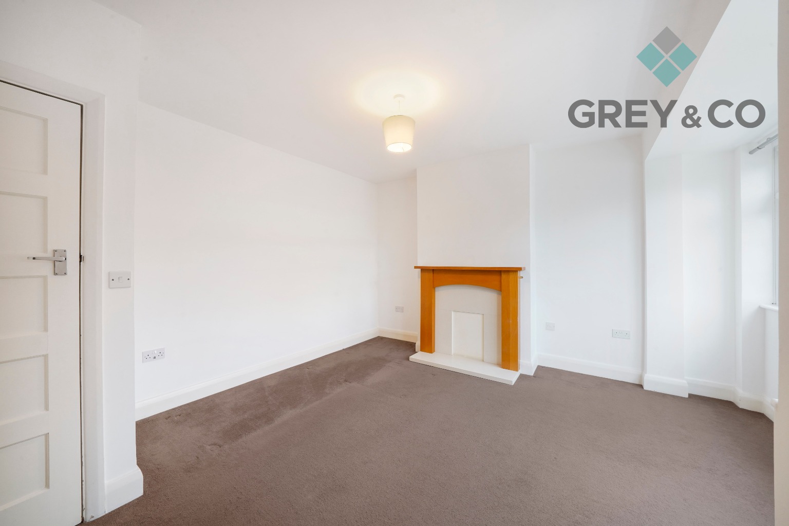 Charming 2-Bed Flat in Greenford, Excellent Transport Links property first image