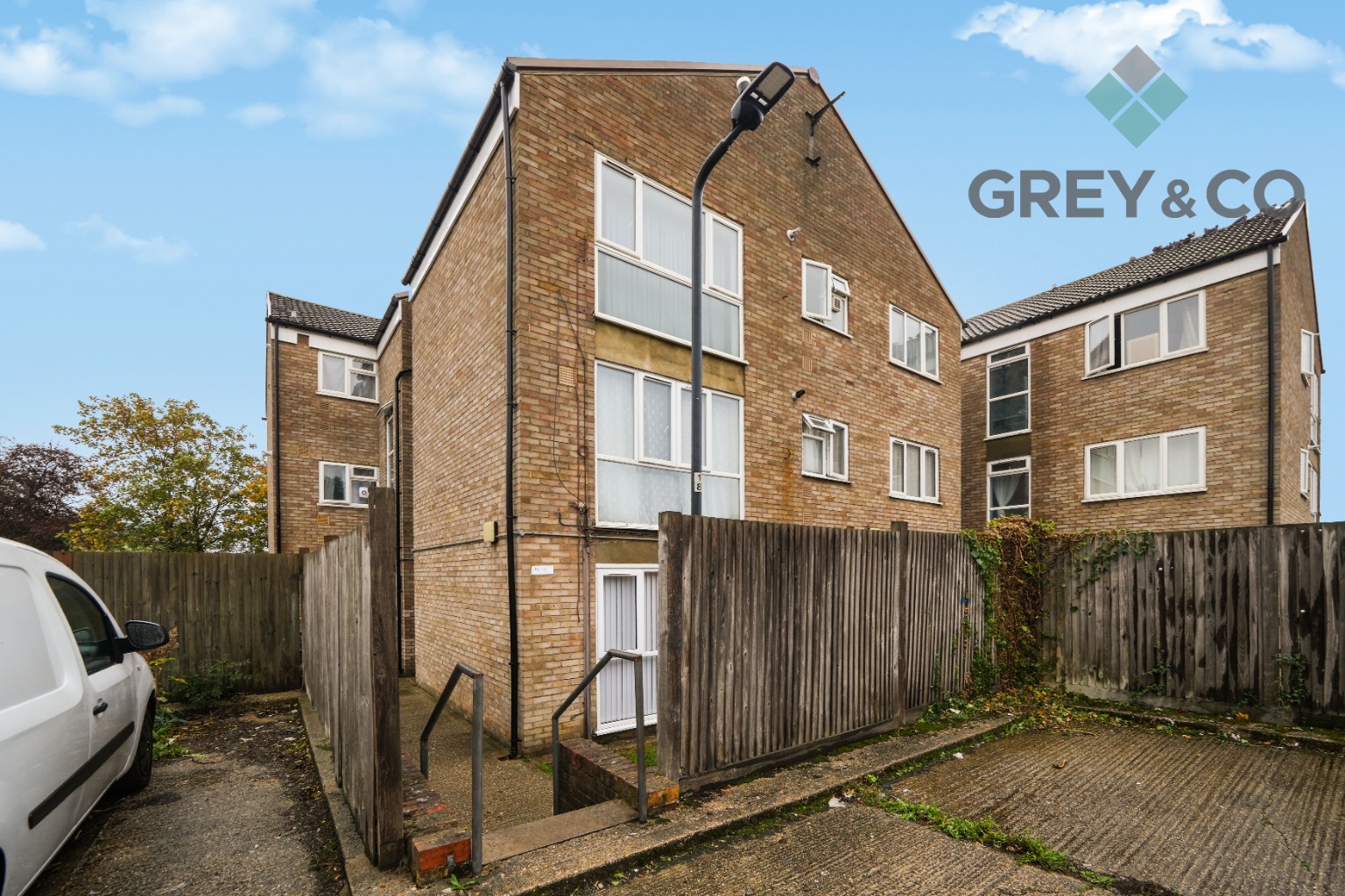 Stylish One-Bedroom Flat in Wembley, Excellent Transport Links property first image