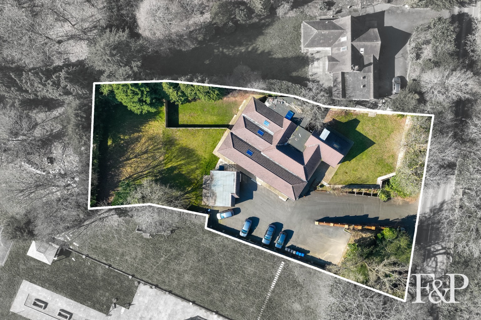 A Prime Investment Opportunity – High-Yield HMO with Additional Apartment & Outbuilding