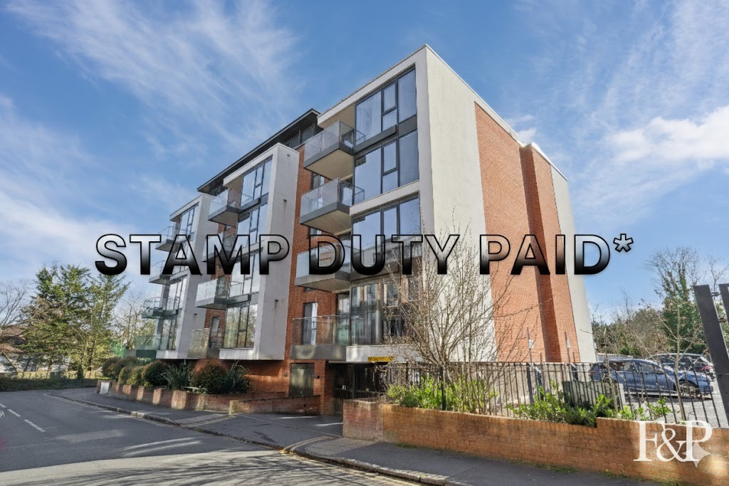 STAMP DUTY PAID*. Luxury apartment living near Waitrose & train station (18 minutes to London).