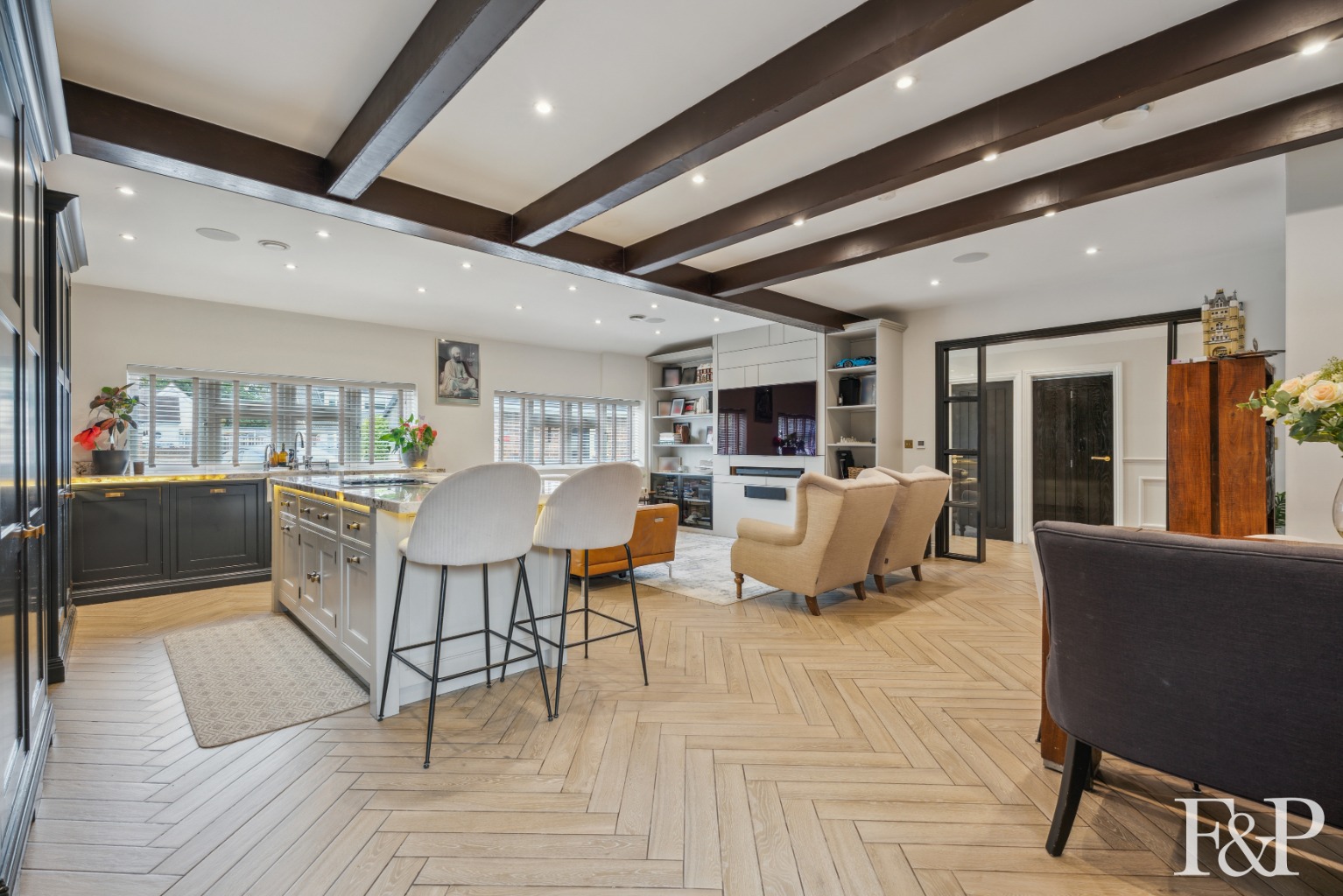 Stylish 4 Bedroom, 3 Bathroom Detached Family Home with Luxury Interiors and Games Room in Wraysbury