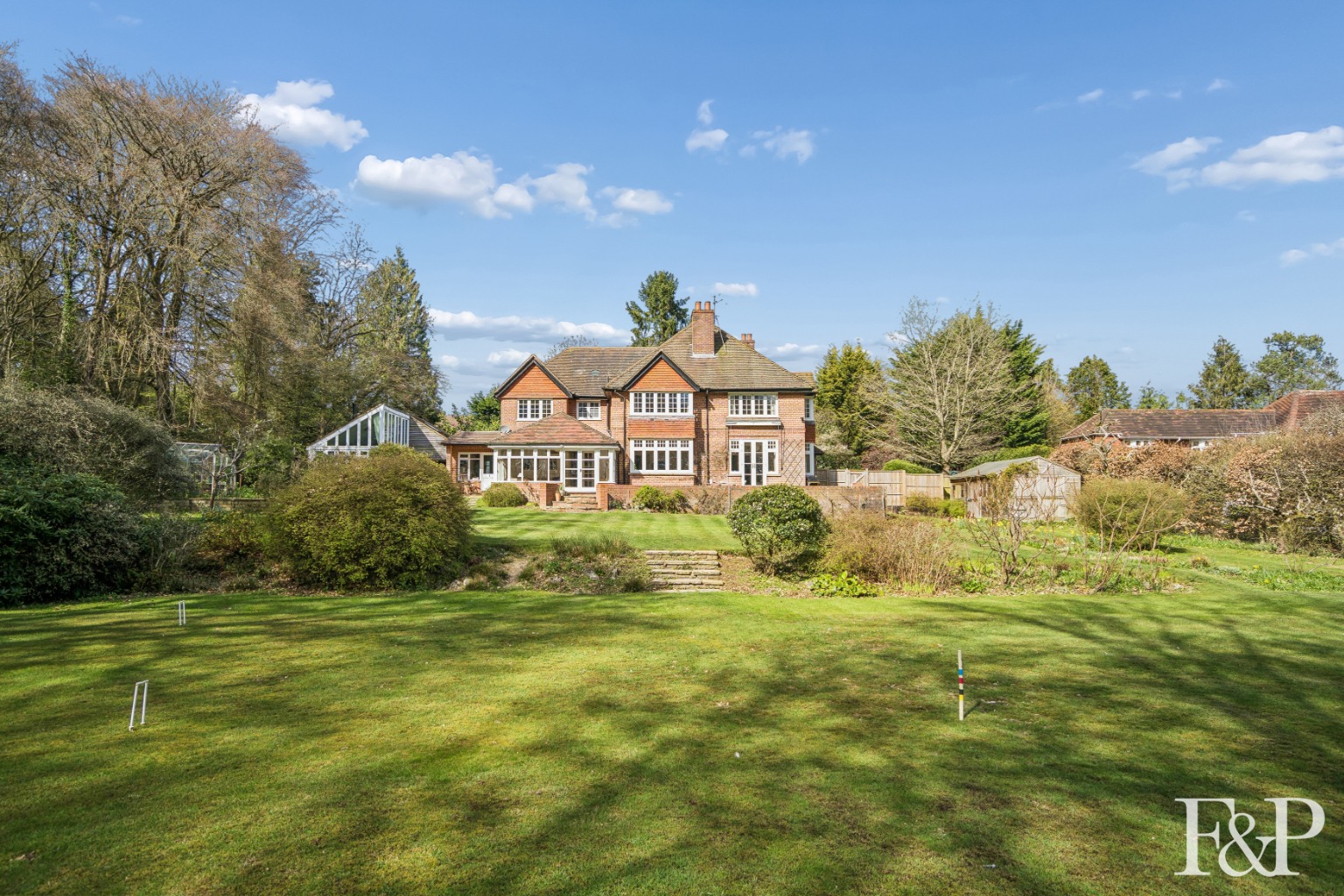 Magnificent 1920s Edwardian Home: Over an Acre, and less than 1/2 mile from the Village & Station!