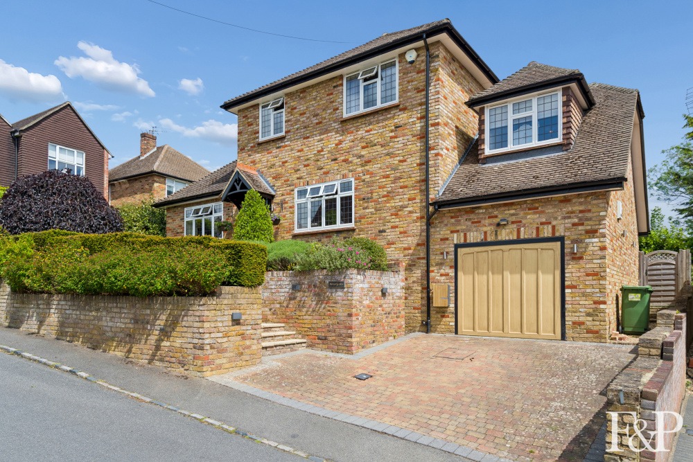 A superb 2,000+ Sq Ft Detached Home with Integrated Garage & Parking. Grammar school catchment.