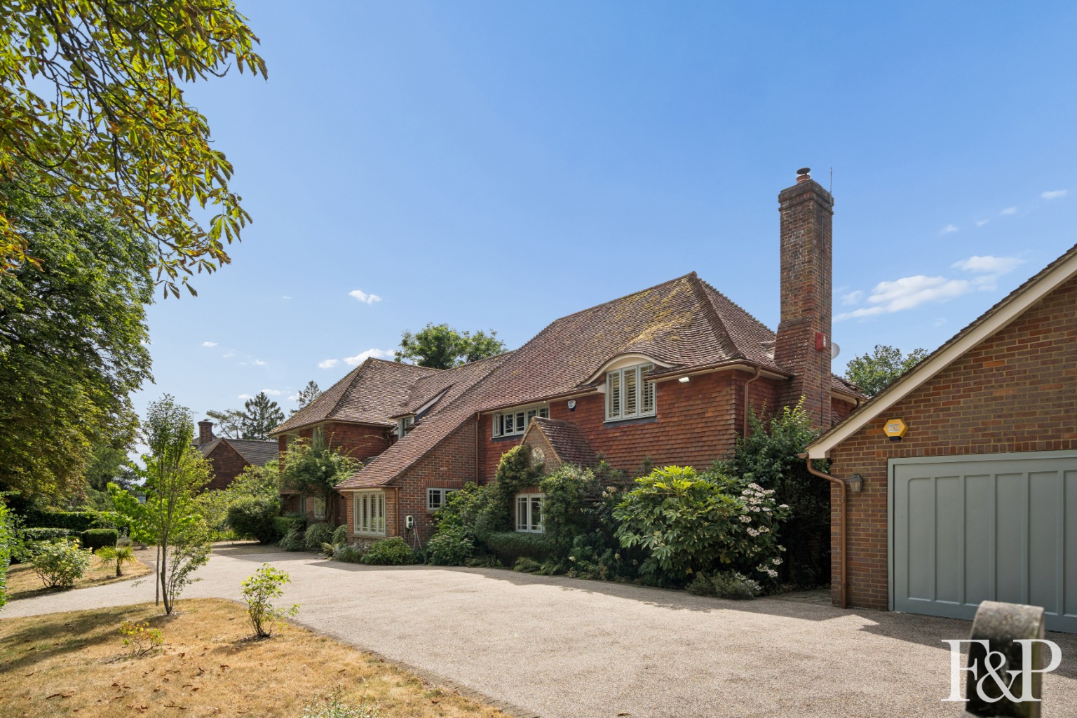Exquisite Family Home on one of Buckinghamshire's finest private roads