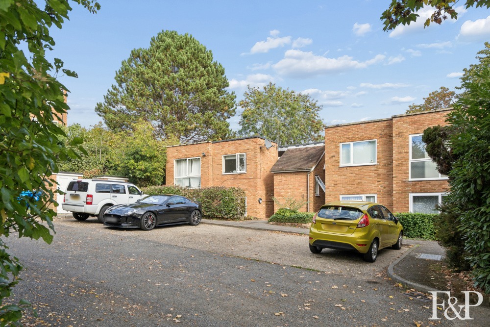 Single Storey Elegance for sale in Maidenhead close to the Elizabeth Line and excellent schools