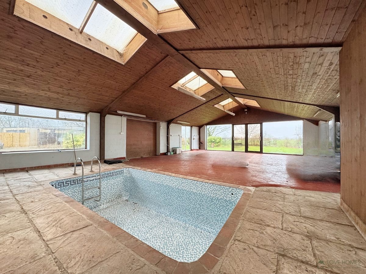Renovation Project: 4-Bed House, Rural Location & Views, Pool, Preston Area Property image 8