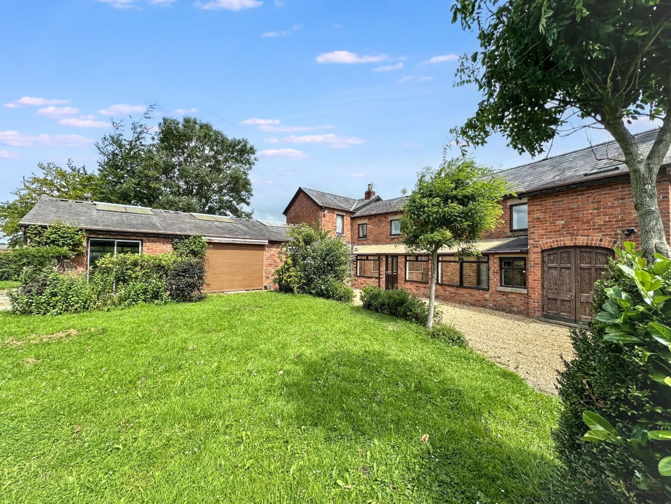 Renovation Project: 4-Bed House, Rural Location & Views, Pool, Preston Area Property image 3