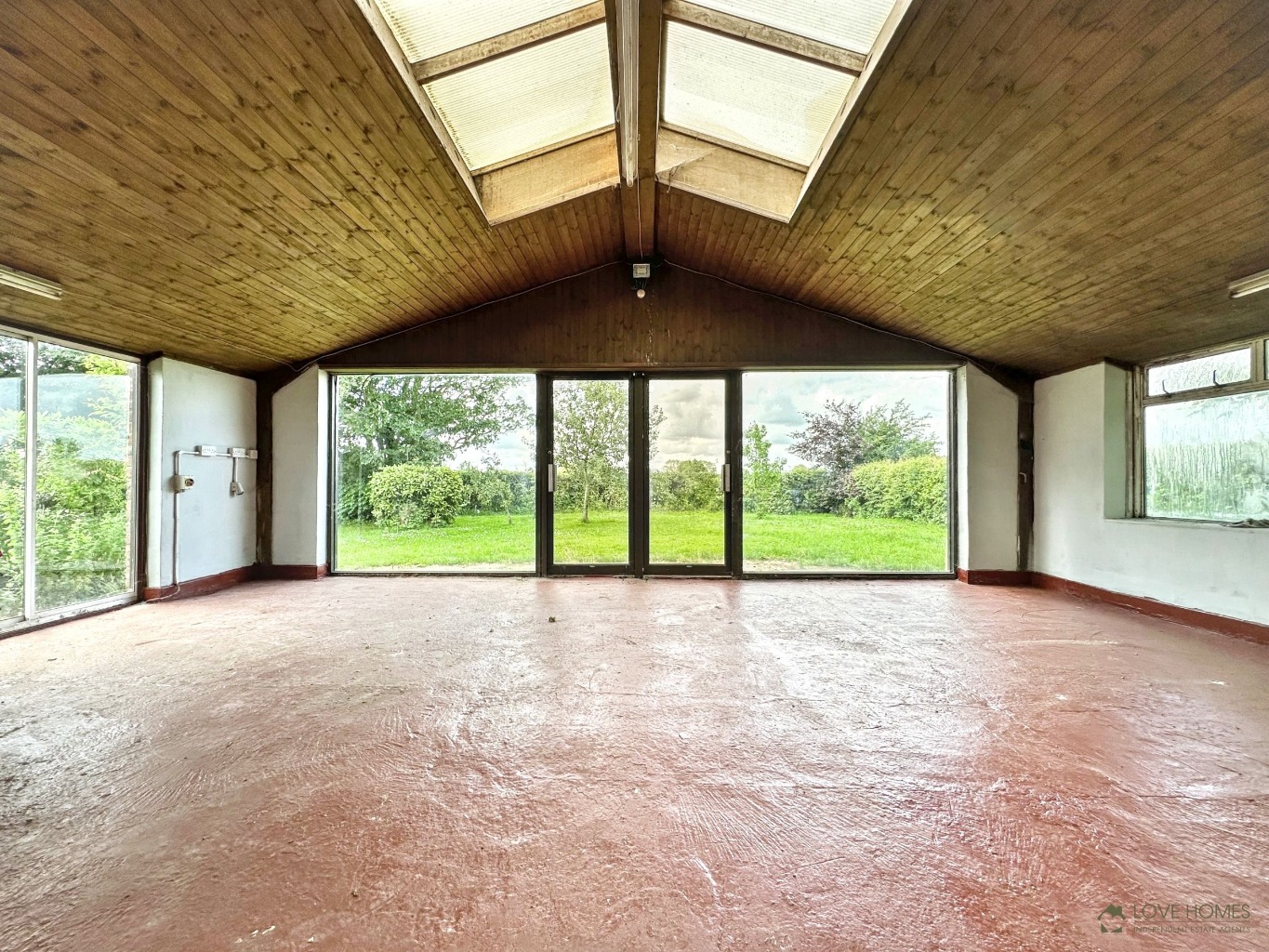 Renovation Project: 4-Bed House, Rural Location & Views, Pool, Preston Area Property image 9