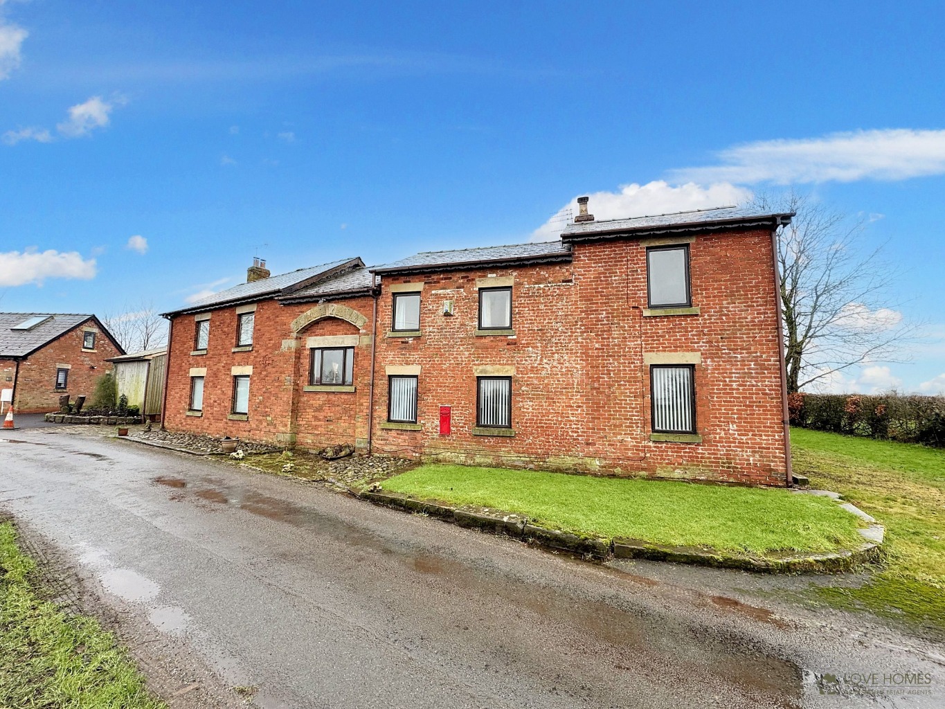 Renovation Project: 4-Bed House, Rural Location & Views, Pool, Preston Area Property image 28