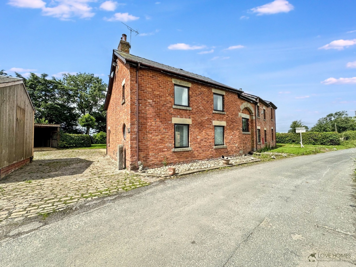 Renovation Project: 4-Bed House, Rural Location & Views, Pool, Preston Area Property image 29