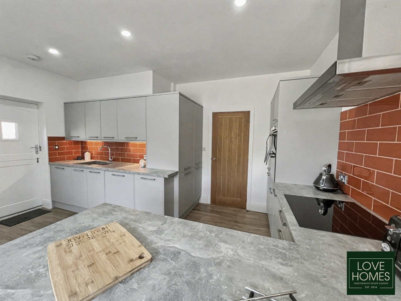 Luxury 4-6 Bed Eco-Home, Garstang Road: Flexible Living & Prime Location Property image 12
