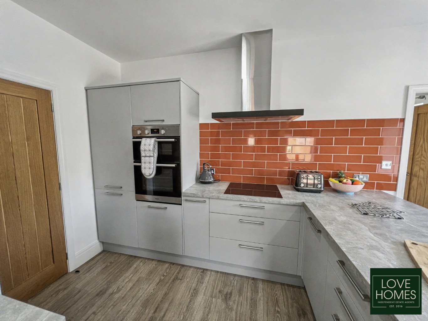 Luxury 4-6 Bed Eco-Home, Garstang Road: Flexible Living & Prime Location Property image 13