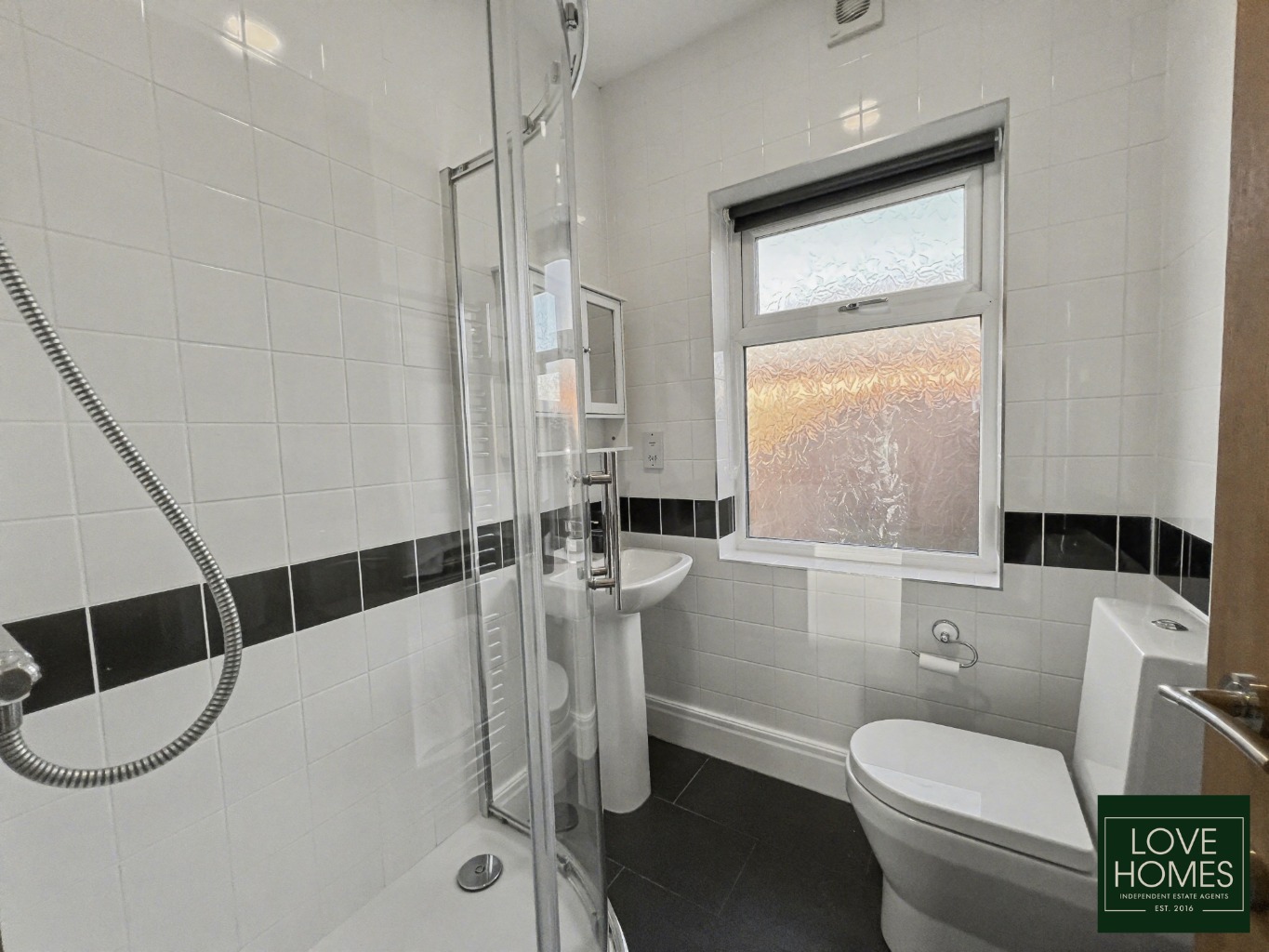 Luxury 4-6 Bed Eco-Home, Garstang Road: Flexible Living & Prime Location Property image 22