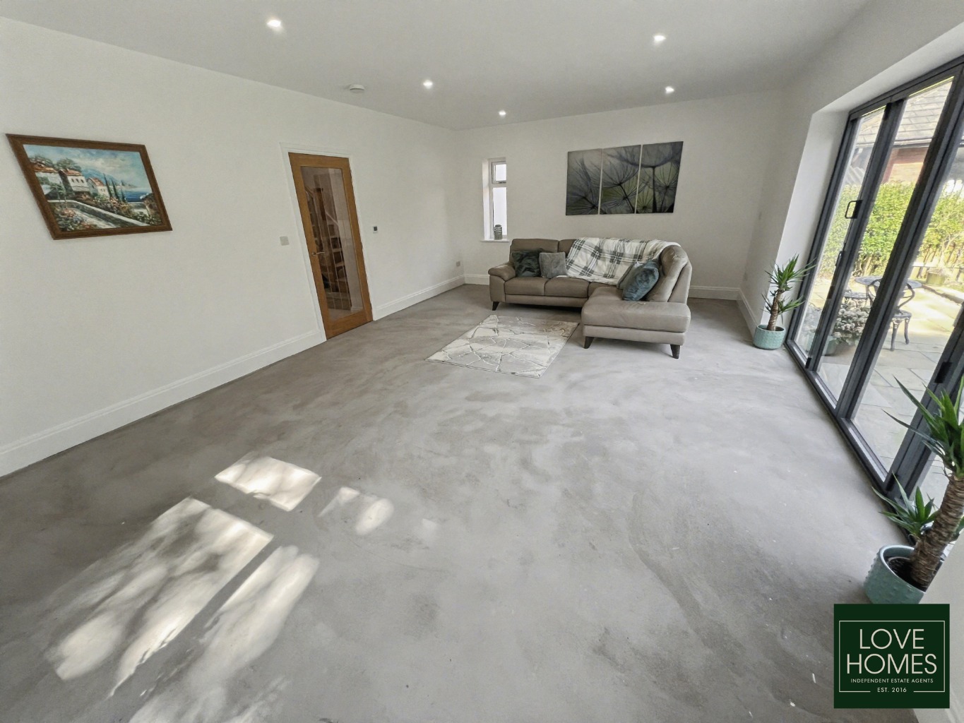 Luxury 4-6 Bed Eco-Home, Garstang Road: Flexible Living & Prime Location Property image 6