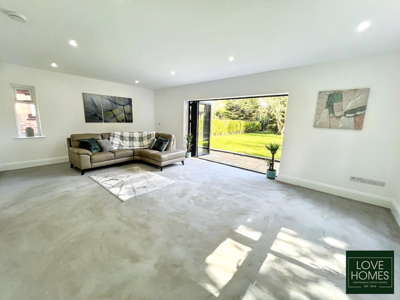 Luxury 4-6 Bed Eco-Home, Garstang Road: Flexible Living & Prime Location Property image 7