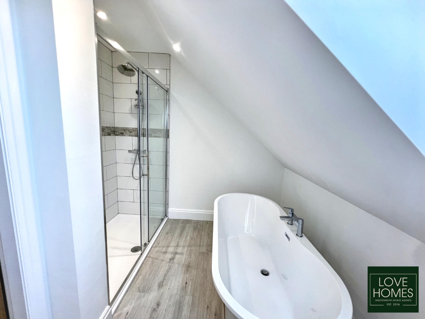 Luxury 4-6 Bed Eco-Home, Garstang Road: Flexible Living & Prime Location Property image 35