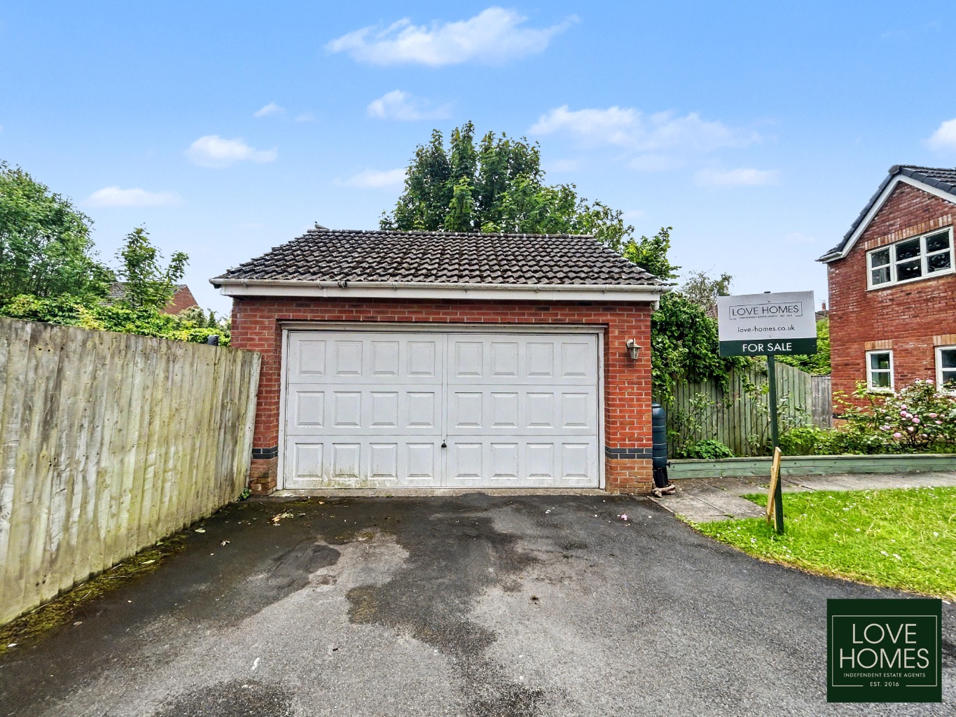 Reduced: Spacious 4-Bed Detached Home in Desirable Garstang Property image 2