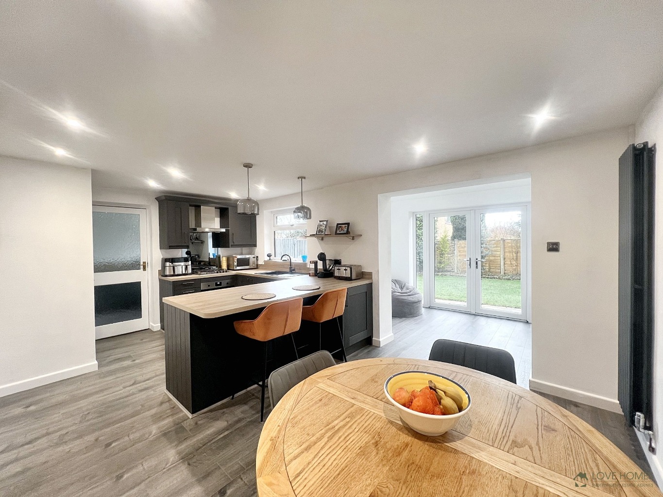 Beautifully Presented 3-Bed Detached Family Home in Cabus Property image 2