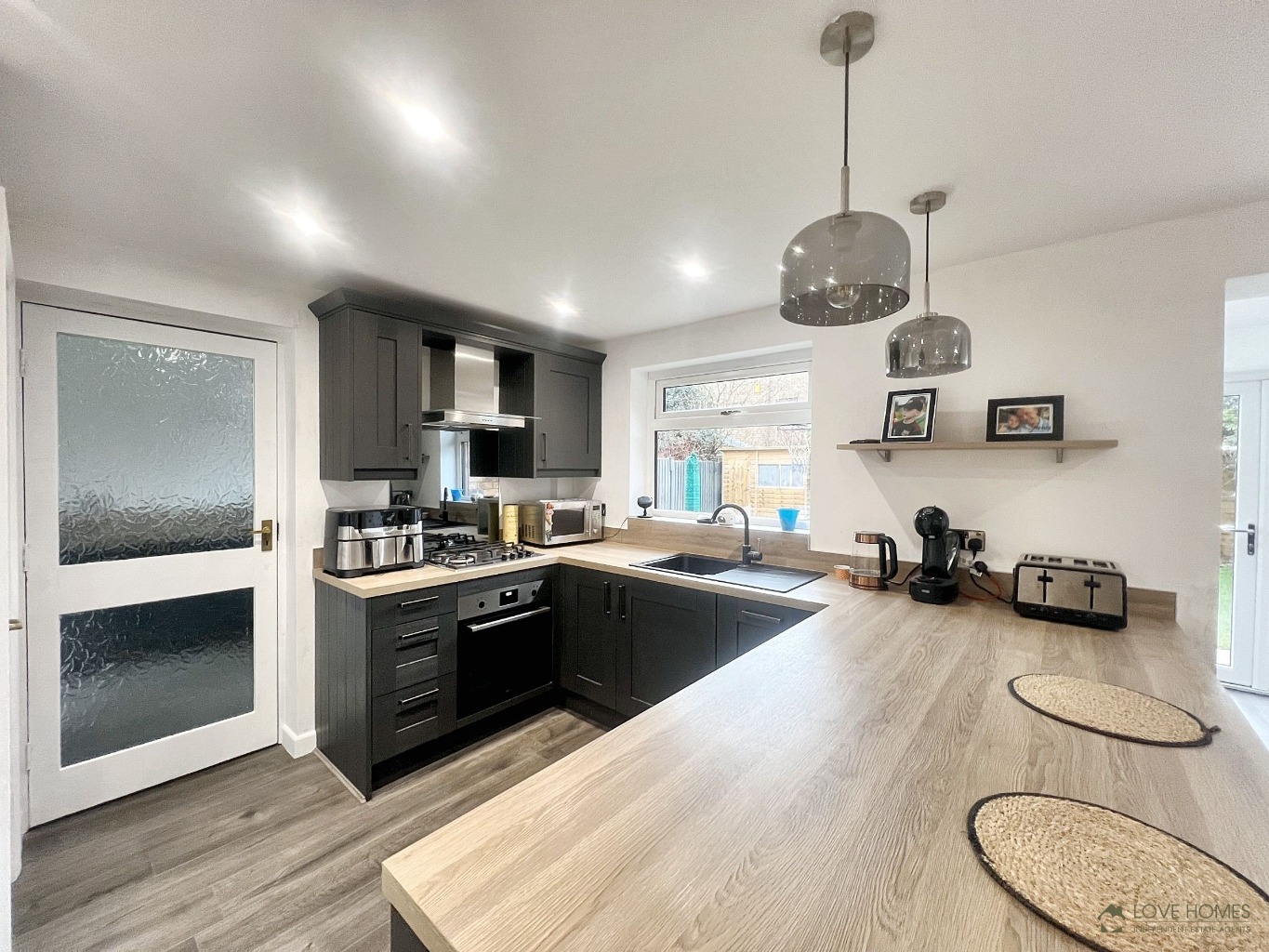 Beautifully Presented 3-Bed Detached Family Home in Cabus Property image 4