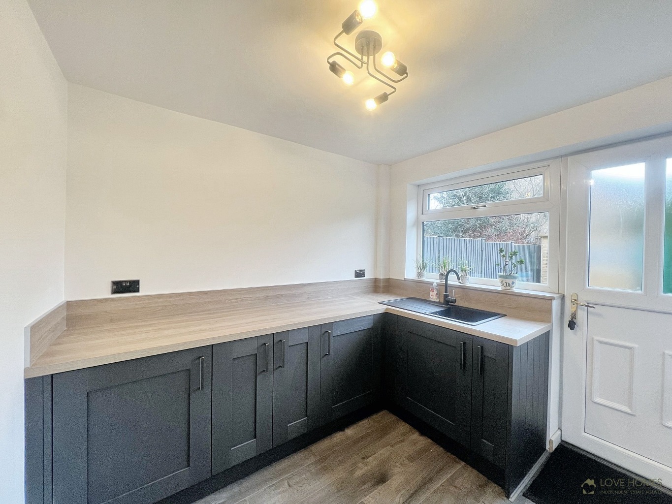 Beautifully Presented 3-Bed Detached Family Home in Cabus Property image 8