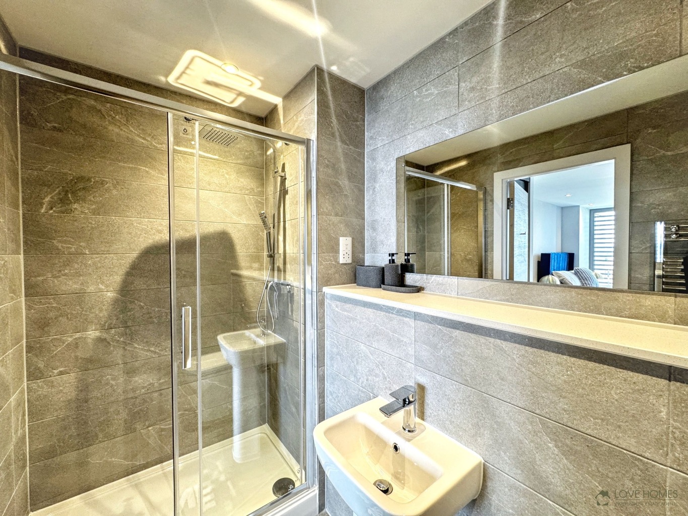 Luxury 20th Floor New Build Apartment with Premium Amenities In Salford Property image 14