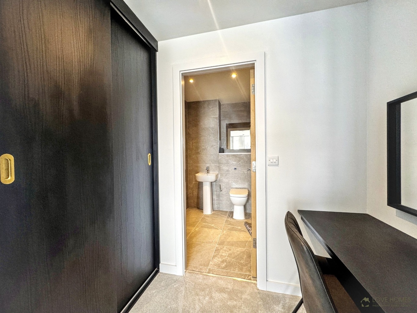 Luxury 20th Floor New Build Apartment with Premium Amenities In Salford Property image 12