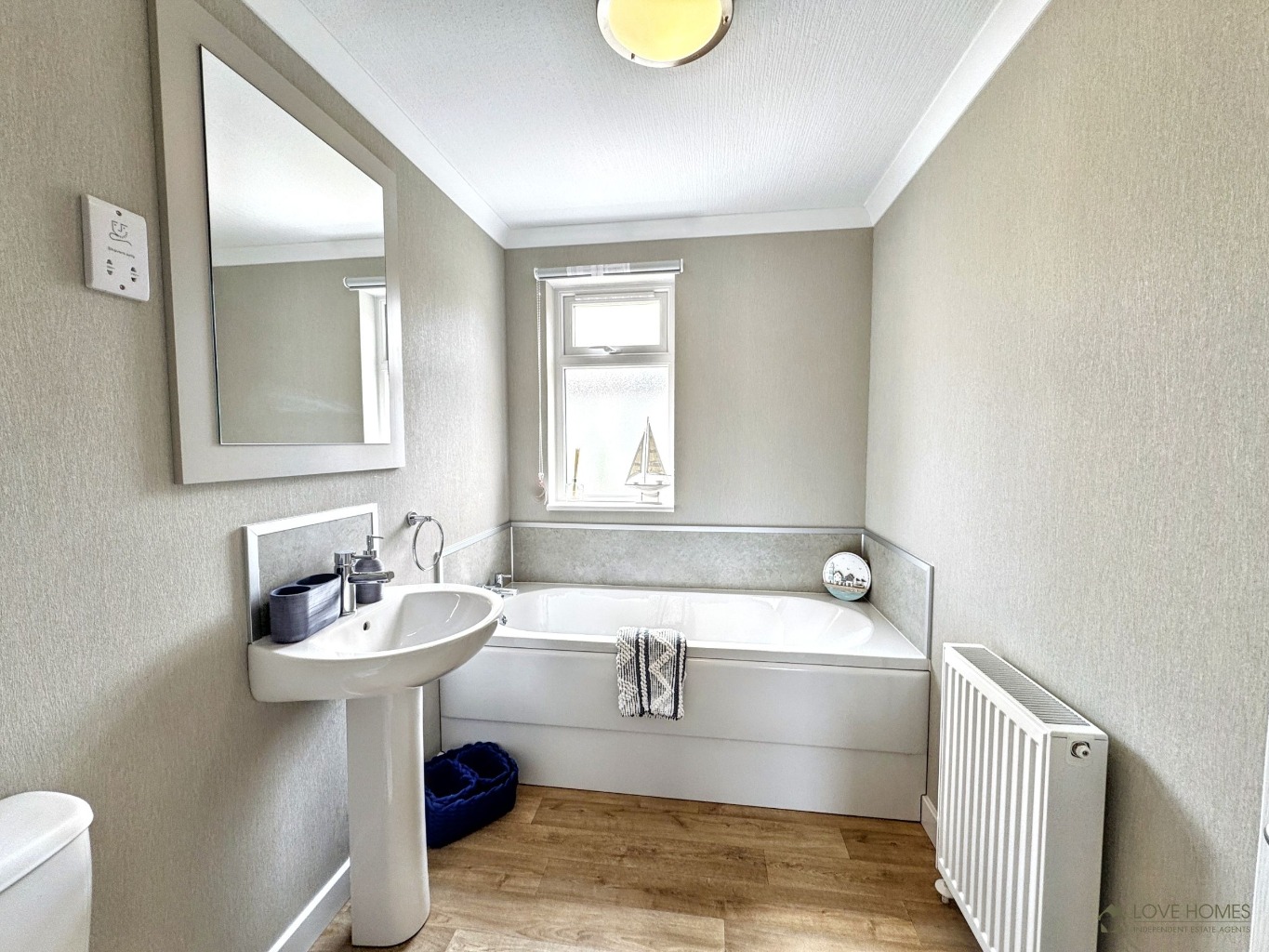 Brand New Omar 'Westbury' 42' x 14' Property image 10