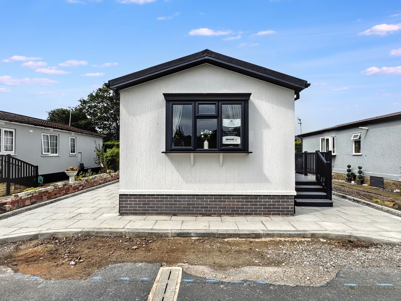 Brand New Omar 'Westbury' 42' x 14' Property image 12