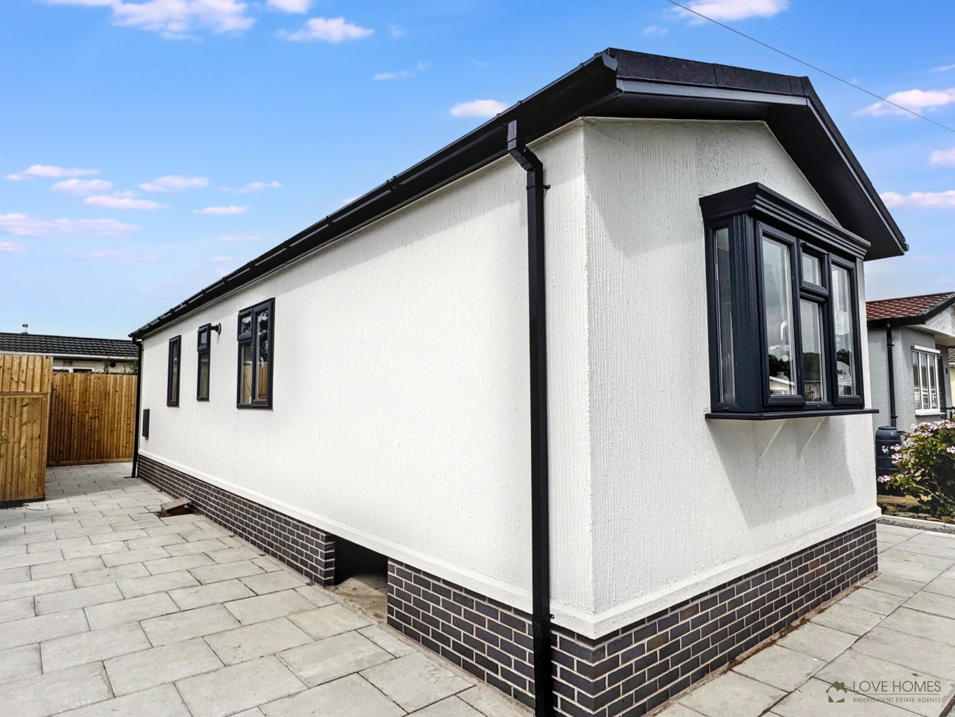Brand New Omar 'Westbury' 42' x 14' Property image 13