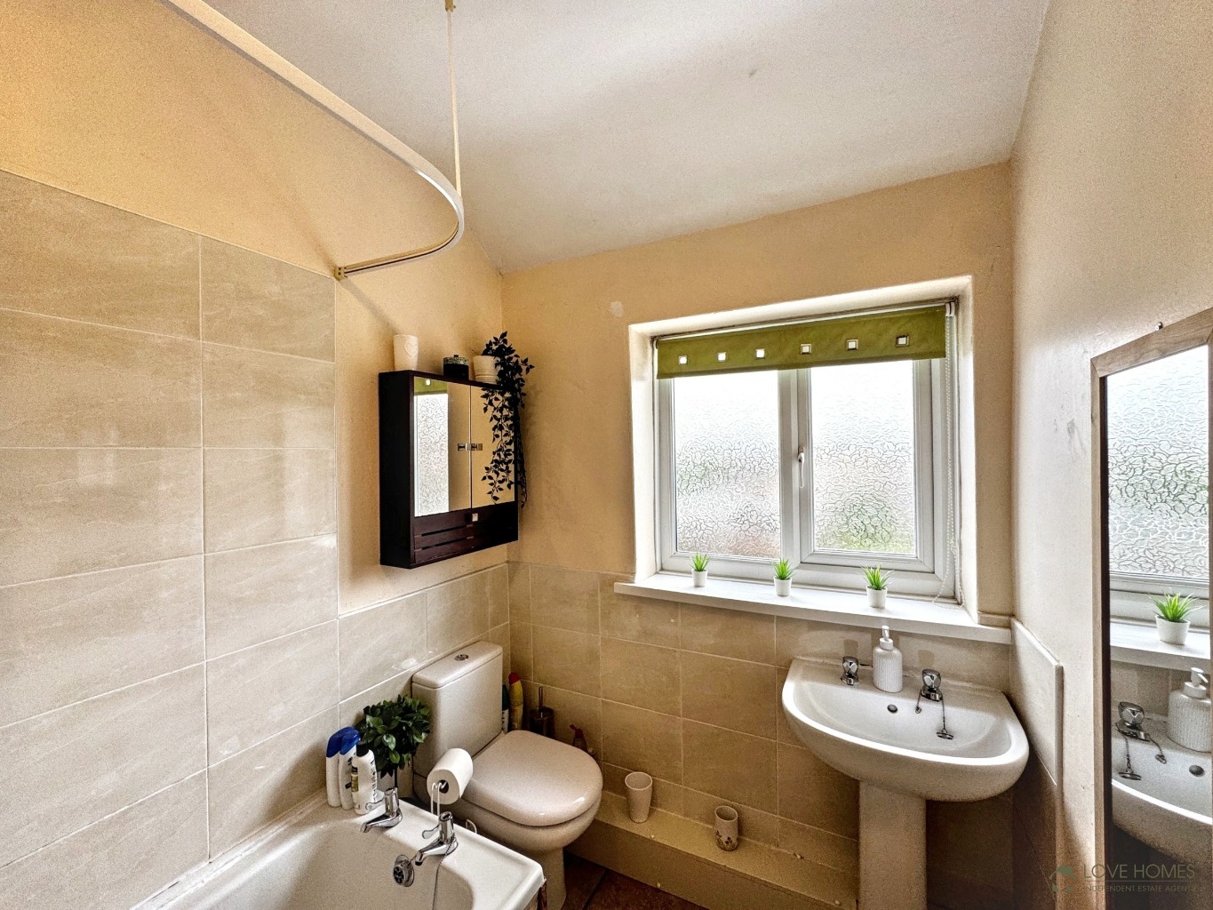 Charming 2-Bed Mid-Terrace Home in Desirable Knott End-on-Sea Property image 9