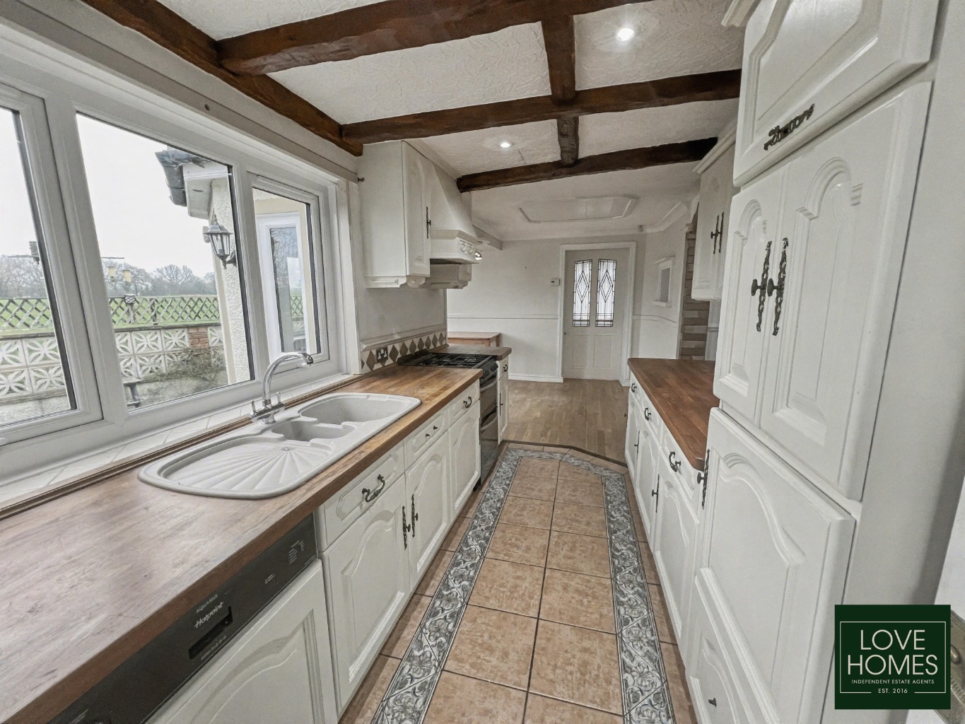 Charming 2 Bed Detached Bungalow with Field Views in Catforth. Property image 5