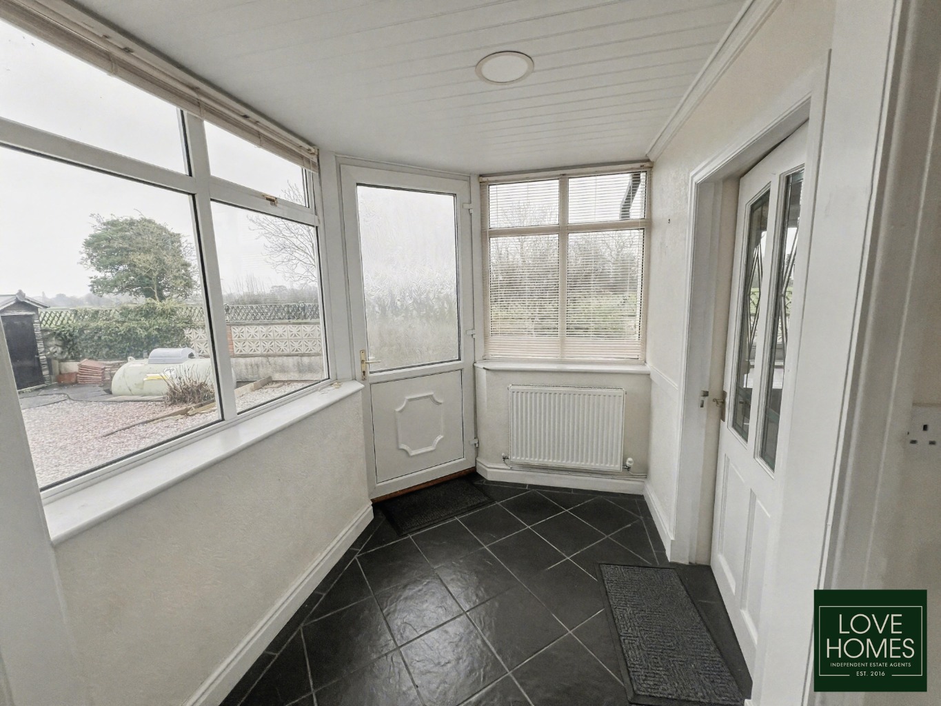 Charming 2 Bed Detached Bungalow with Field Views in Catforth. Property image 6