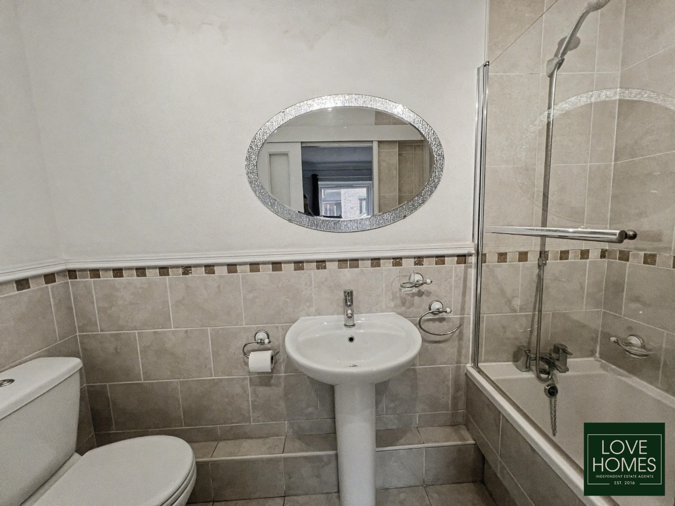 Charming 2 Bed Detached Bungalow with Field Views in Catforth. Property image 14