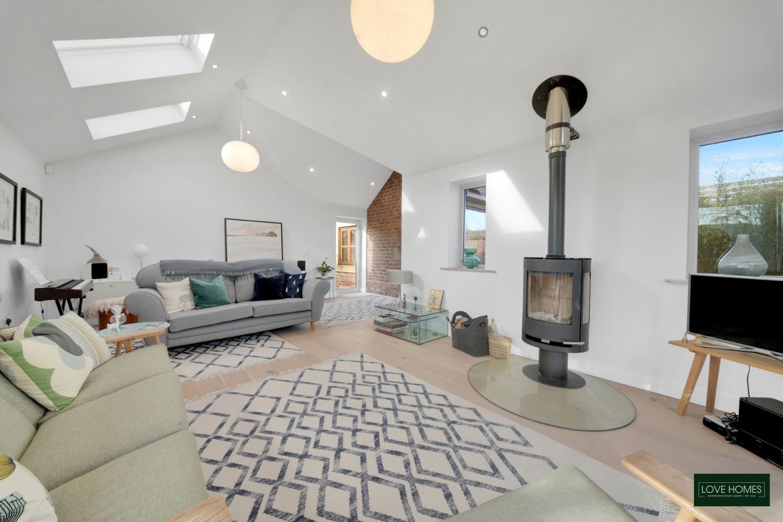 Elegant 3 Bed Barn Conversion with Countryside Views near Garstang Property image 4