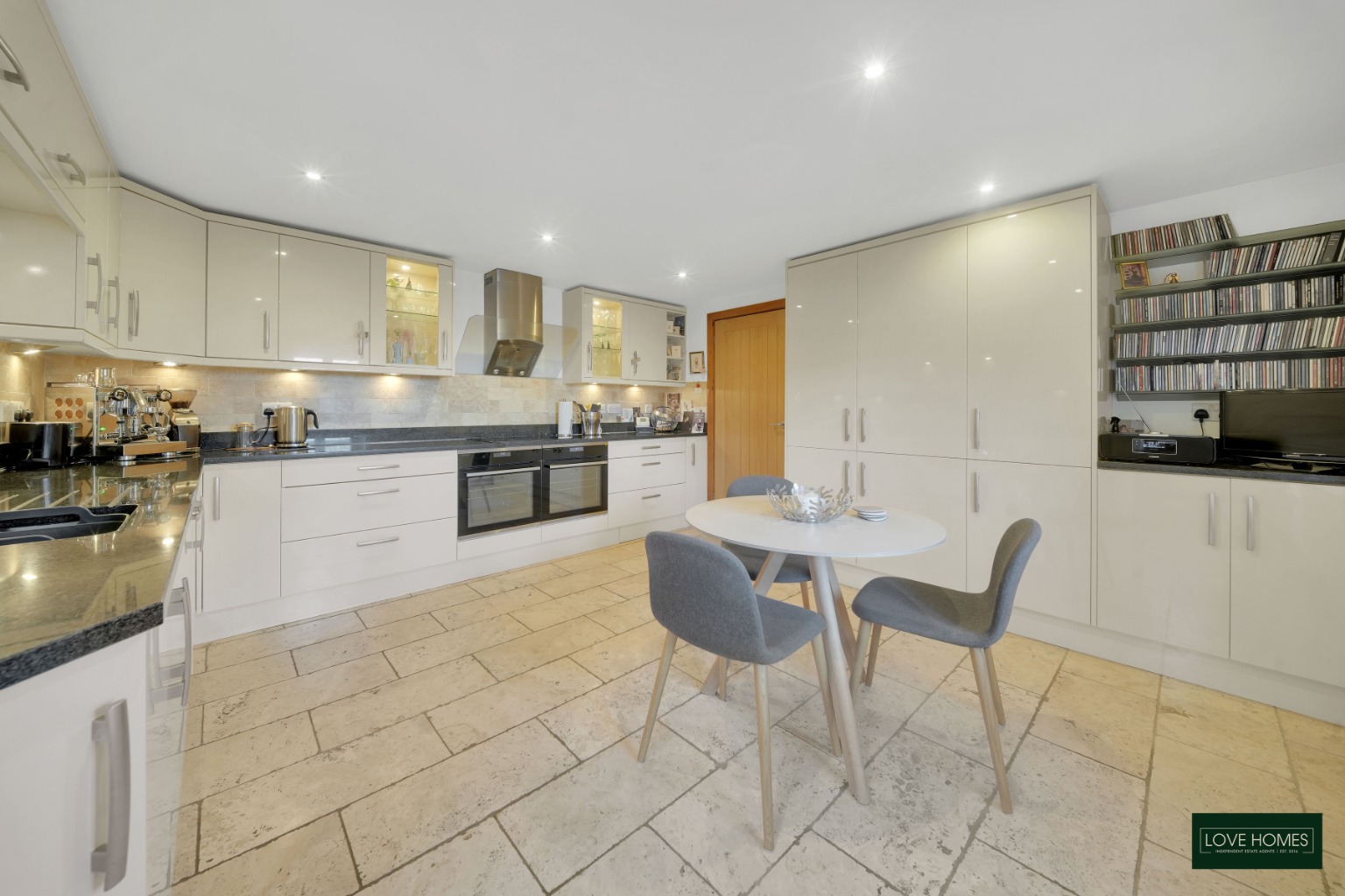 Elegant 3 Bed Barn Conversion with Countryside Views near Garstang Property image 8