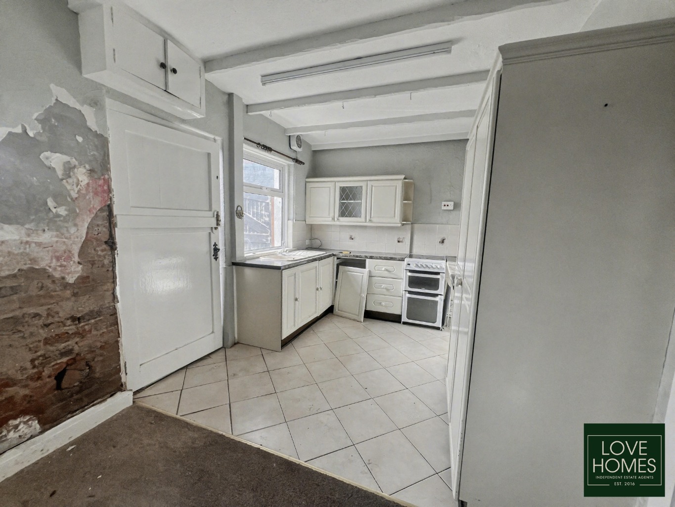Rawcliffe Road: Refurbishment Opportunity with Field Views Property image 5