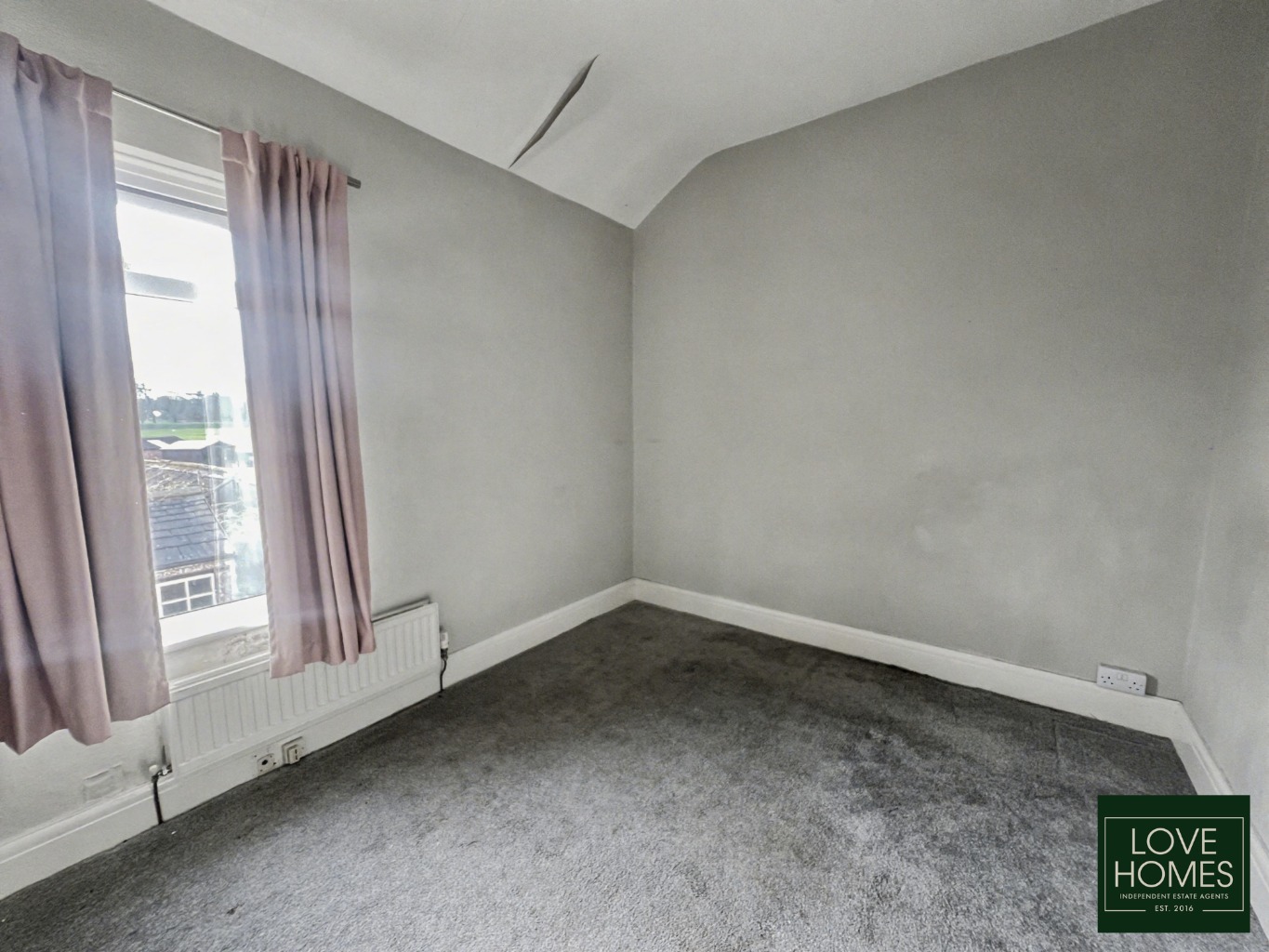 Rawcliffe Road: Refurbishment Opportunity with Field Views Property image 7