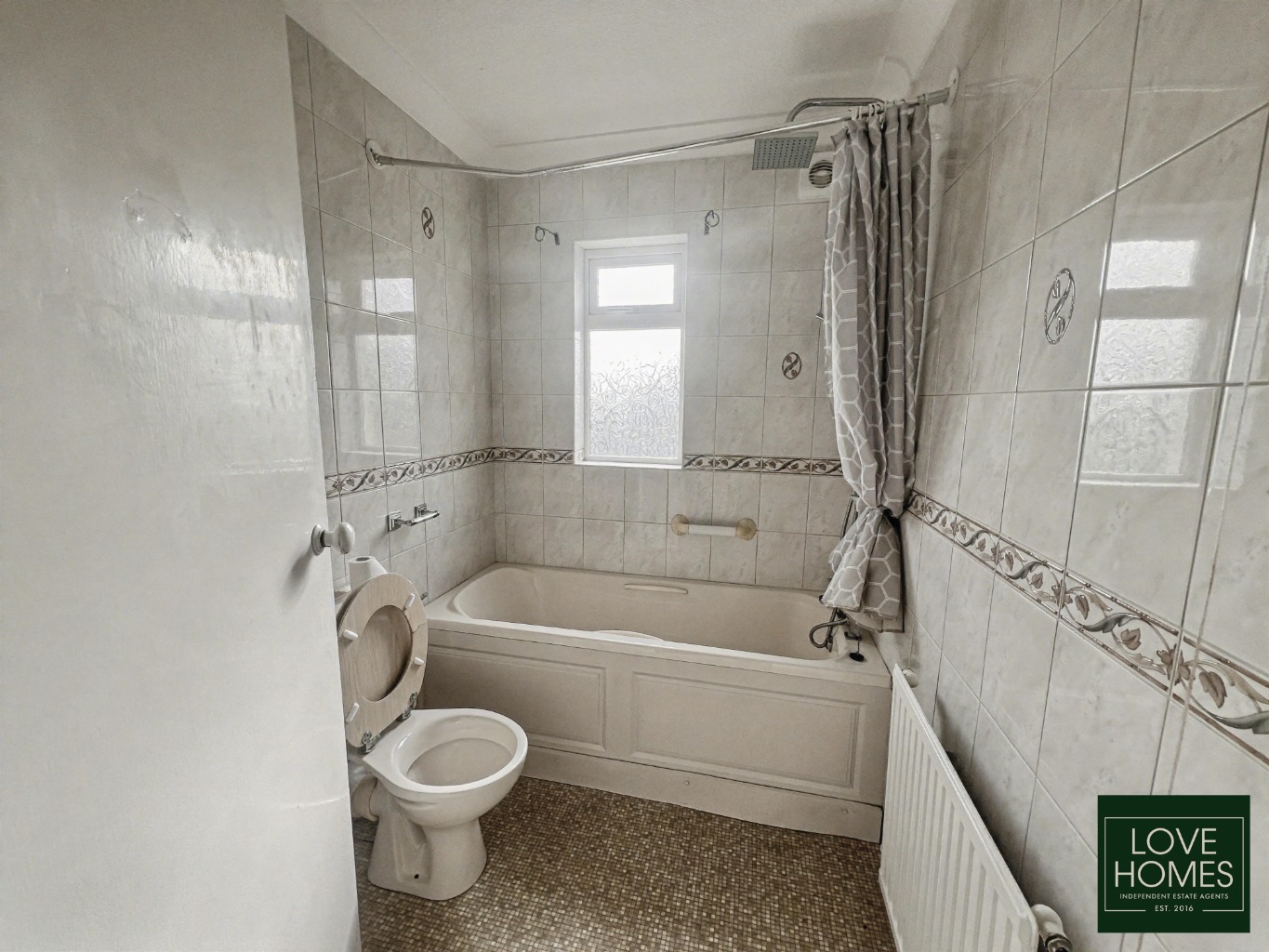 Rawcliffe Road: Refurbishment Opportunity with Field Views Property image 11