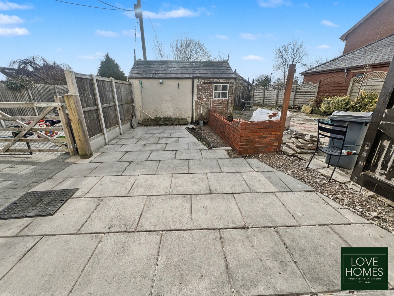 Rawcliffe Road: Refurbishment Opportunity with Field Views Property image 12