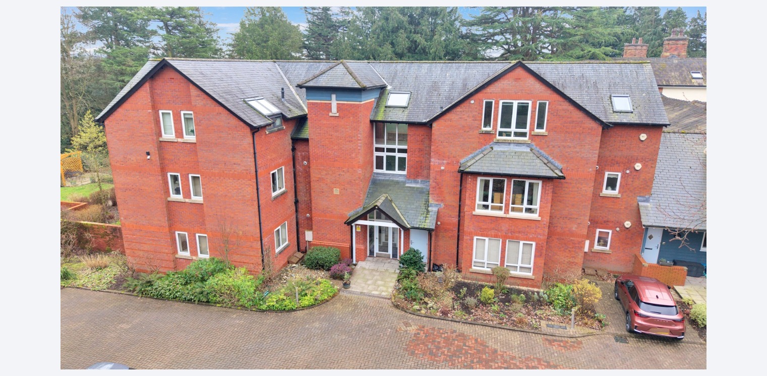 A spacious ground floor luxury apartment with over 1000 sqft of living accommodation. Property image 14
