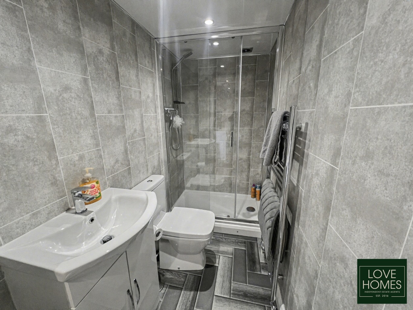 Spacious 3 Bed End Terrace with Garage & Garden in Preston Property image 14