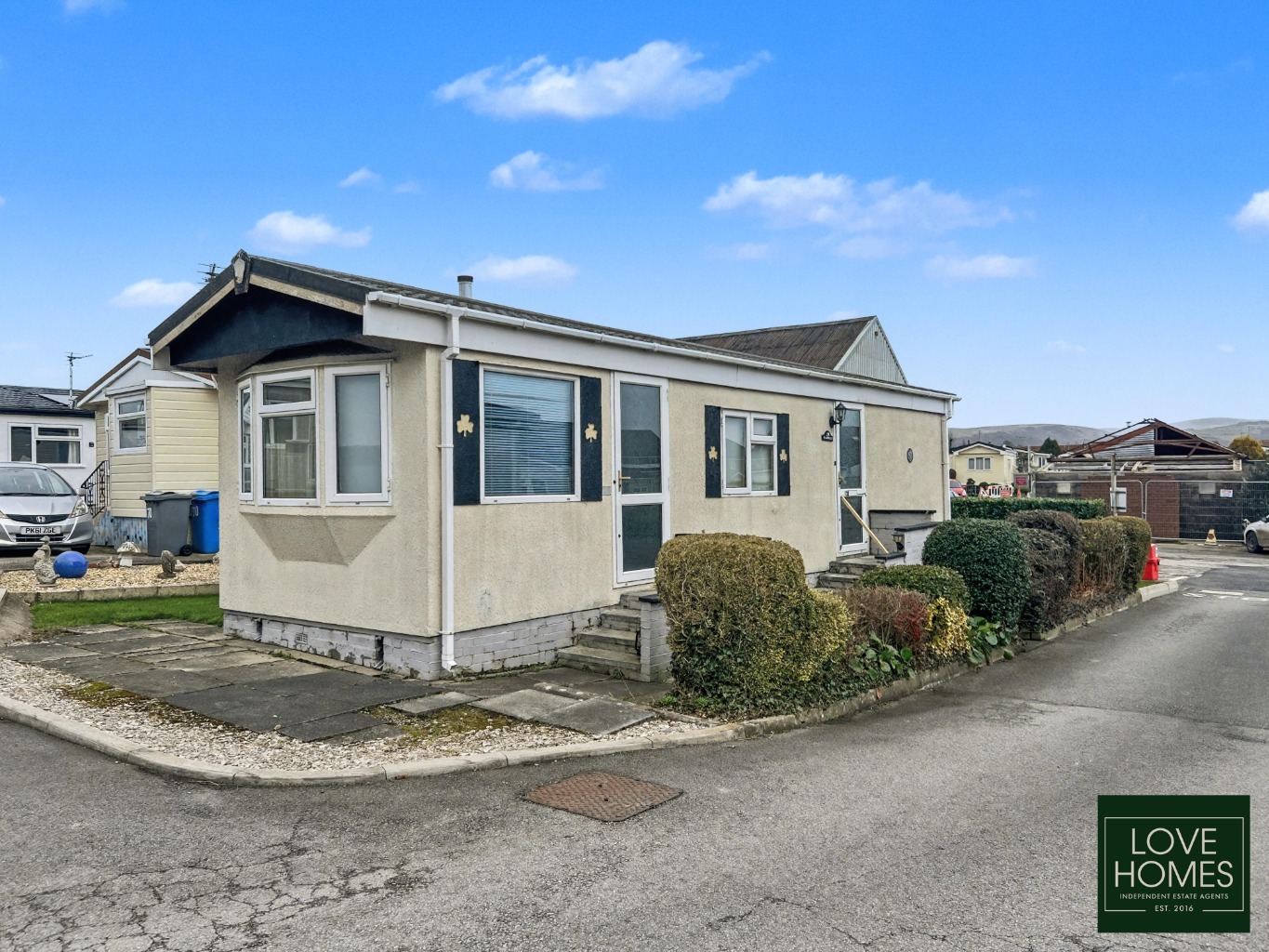 Potential Awaits: Modernise Your Dream Park Home on Burlingham Park.