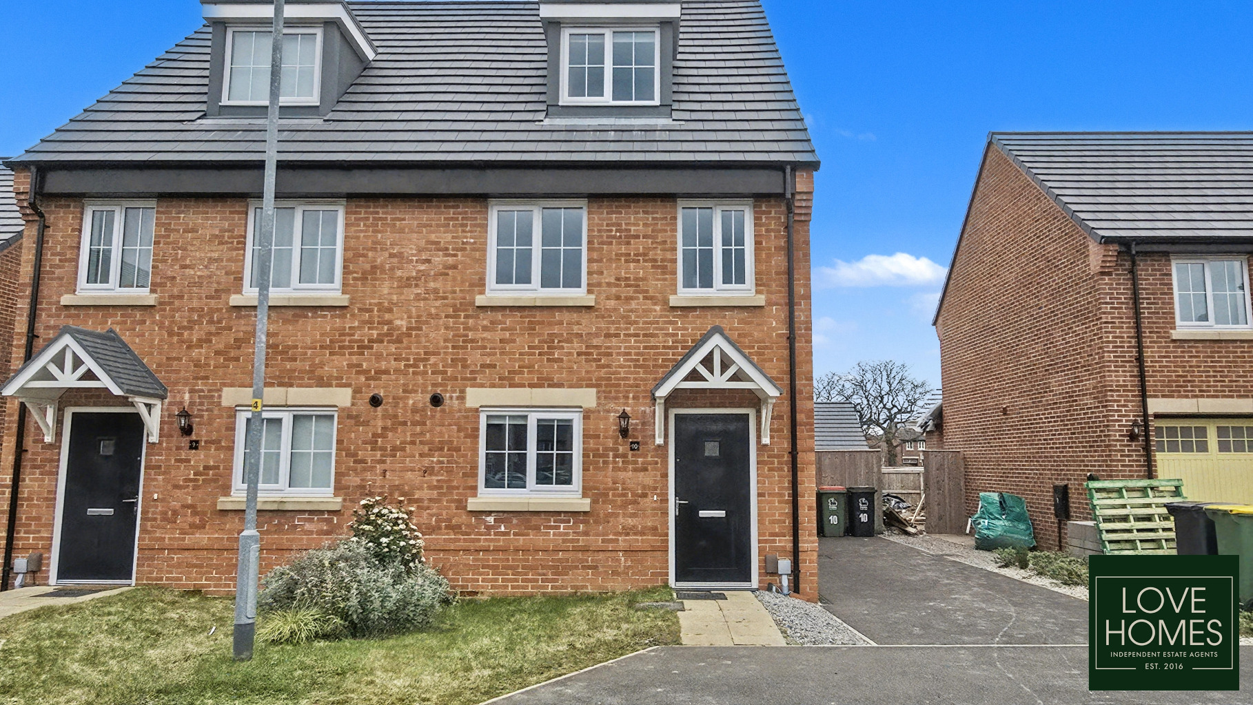 Stylish 3-Bed Semi-Detached Home in Cottam, Preston