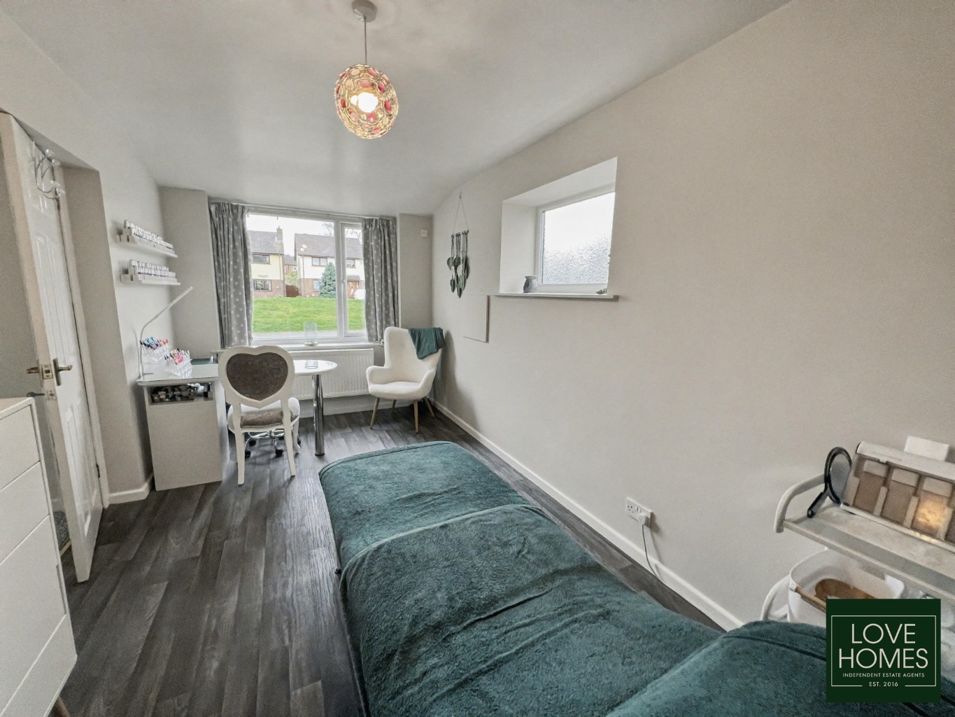 Spacious 4 /5 Bed Family Home in Ingol, Overlooking Green Space. Property image 12