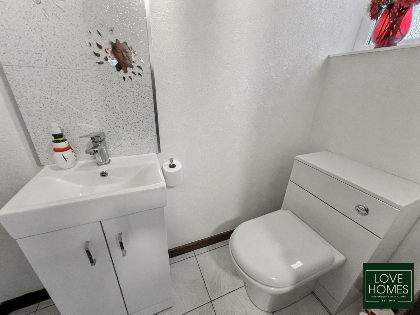 Spacious 4 /5 Bed Family Home in Ingol, Overlooking Green Space. Property image 15