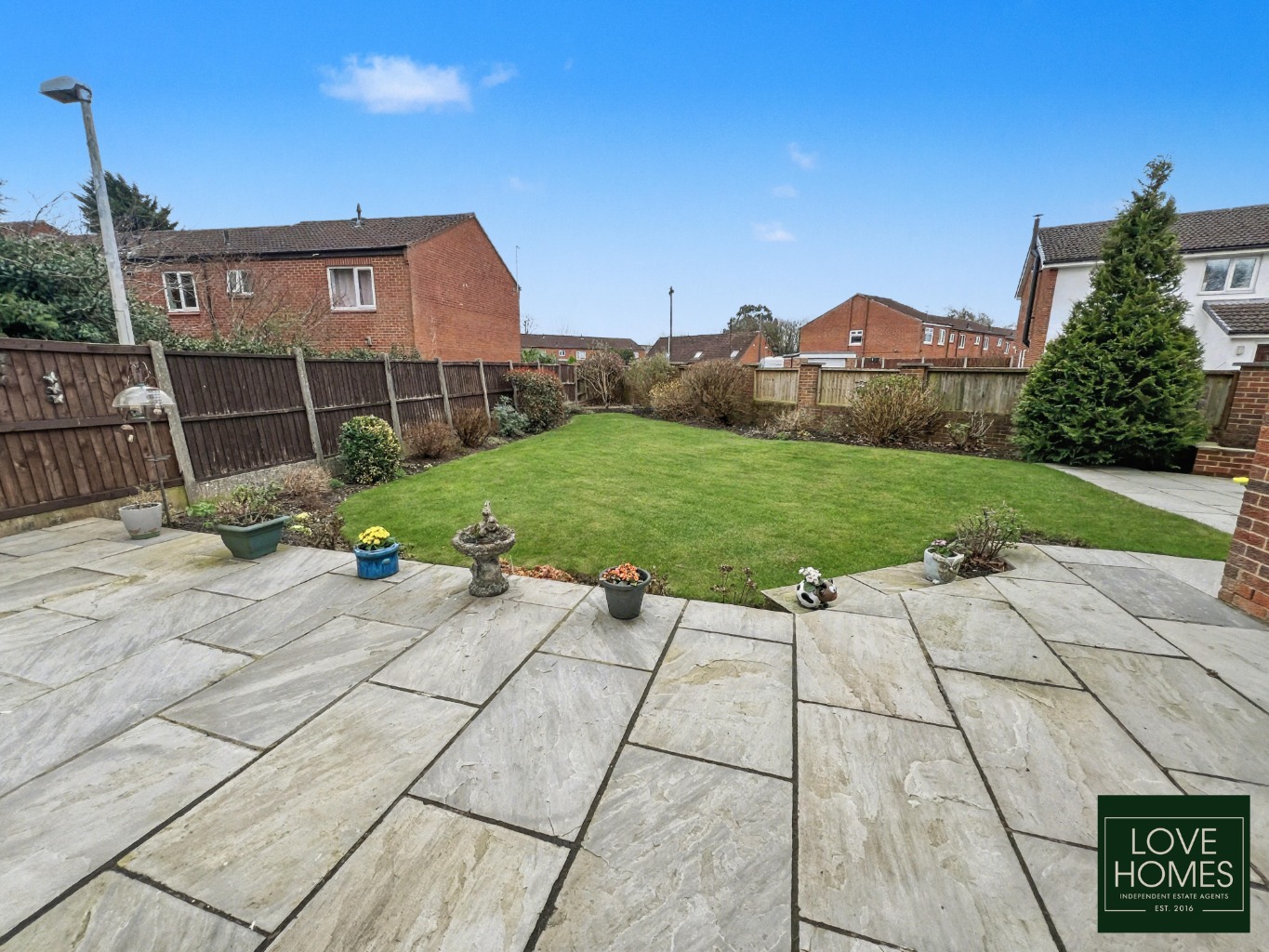 Spacious 4 /5 Bed Family Home in Ingol, Overlooking Green Space. Property image 16