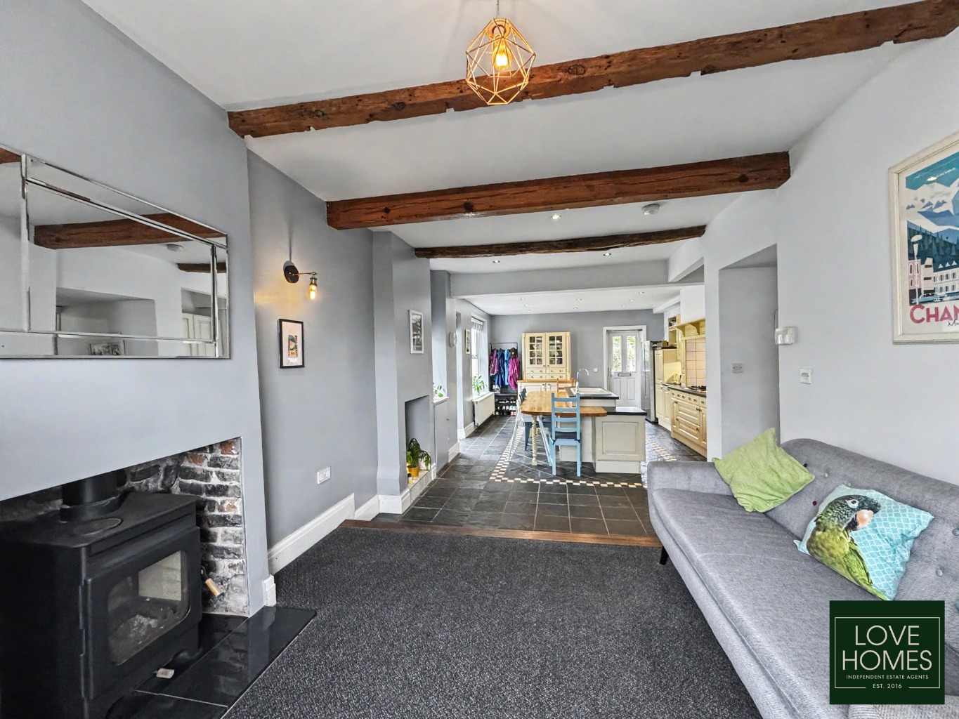 A Historic Former Post House with Three Superb Living Spaces, Driveway Parking and a Double Garage Property image 7