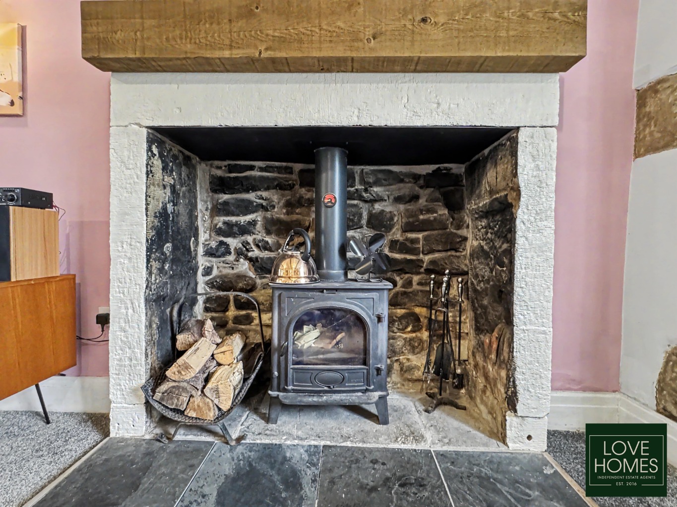 A Historic Former Post House with Three Superb Living Spaces, Driveway Parking and a Double Garage Property image 3