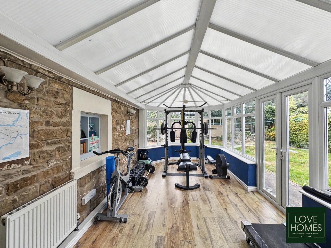 A Historic Former Post House with Three Superb Living Spaces, Driveway Parking and a Double Garage Property image 8